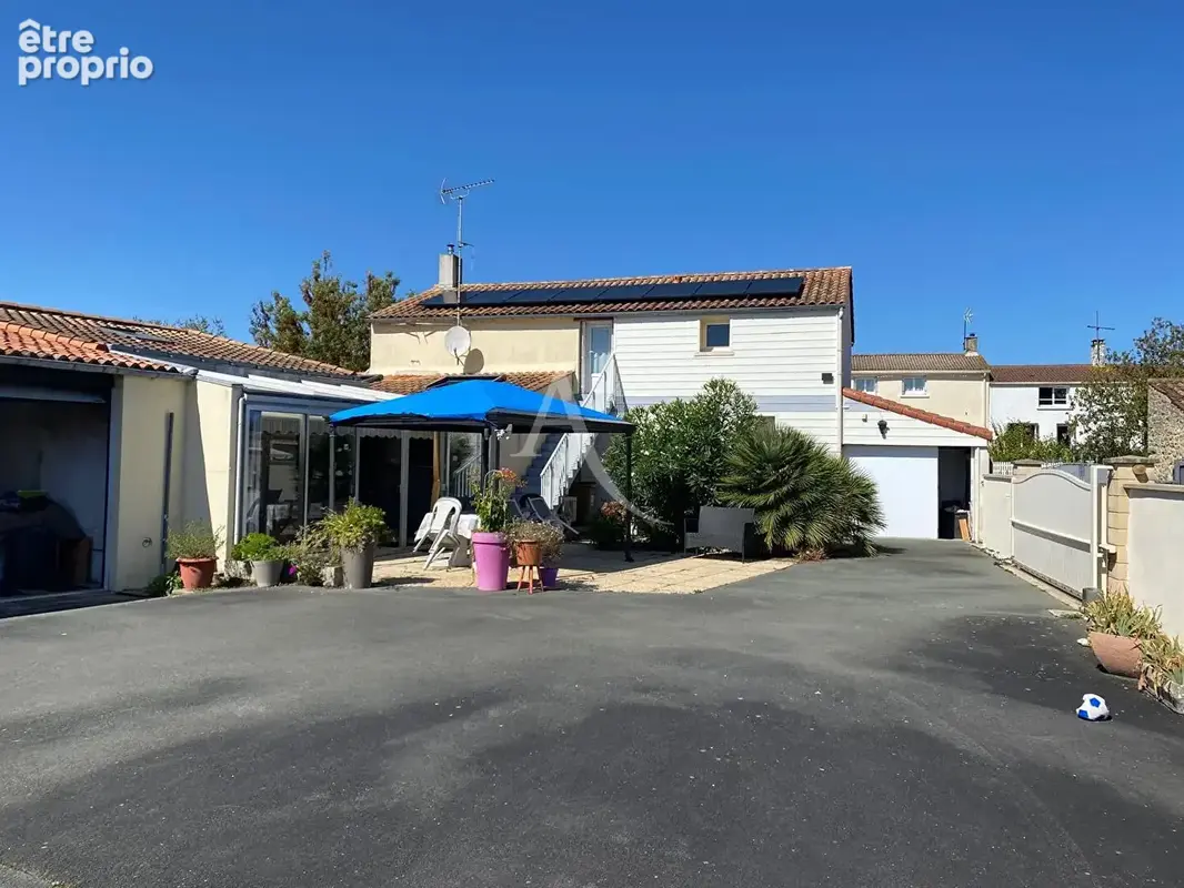 Photo Maison à Saint-Michel-En-L'herm au prix de 252 000€