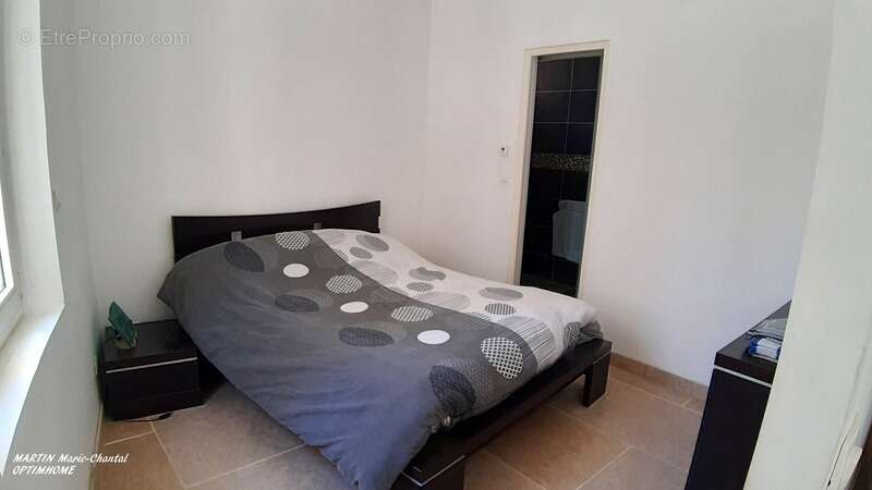 Appartement à MARSEILLE-5E