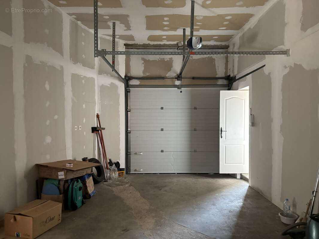 Maison à LE MAYET-DE-MONTAGNE