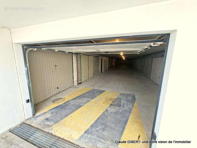 Parking à BALARUC-LES-BAINS