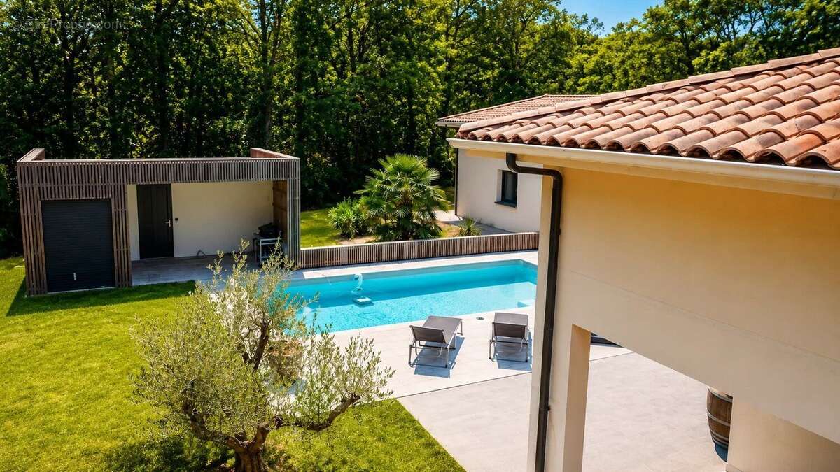Maison à PUJOLS