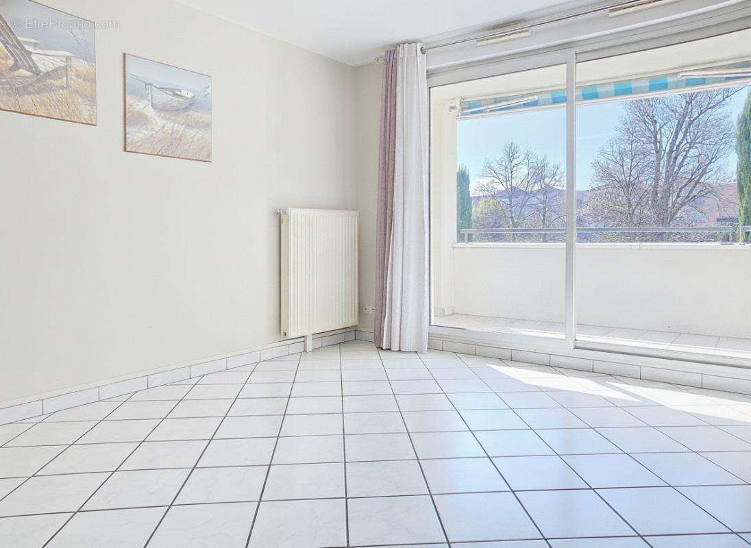 Appartement - 3 Chambres - 2  Balcons - 2 Caves - Garage possible en sus - Proche toutes commodités - photo 7