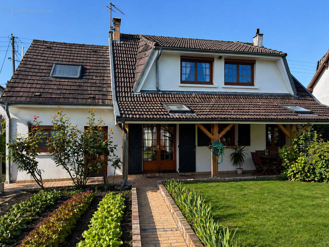 Maison à ROISSY-EN-BRIE