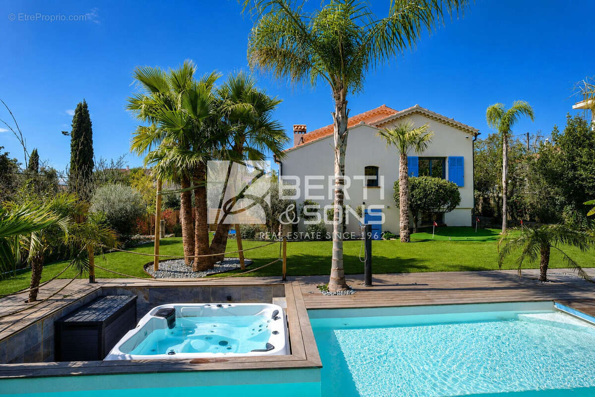 Maison à FREJUS