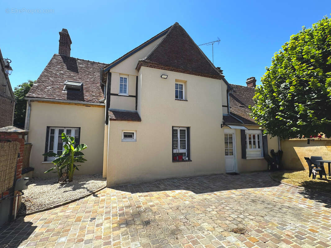 Maison à CHATEAUNEUF-EN-THYMERAIS