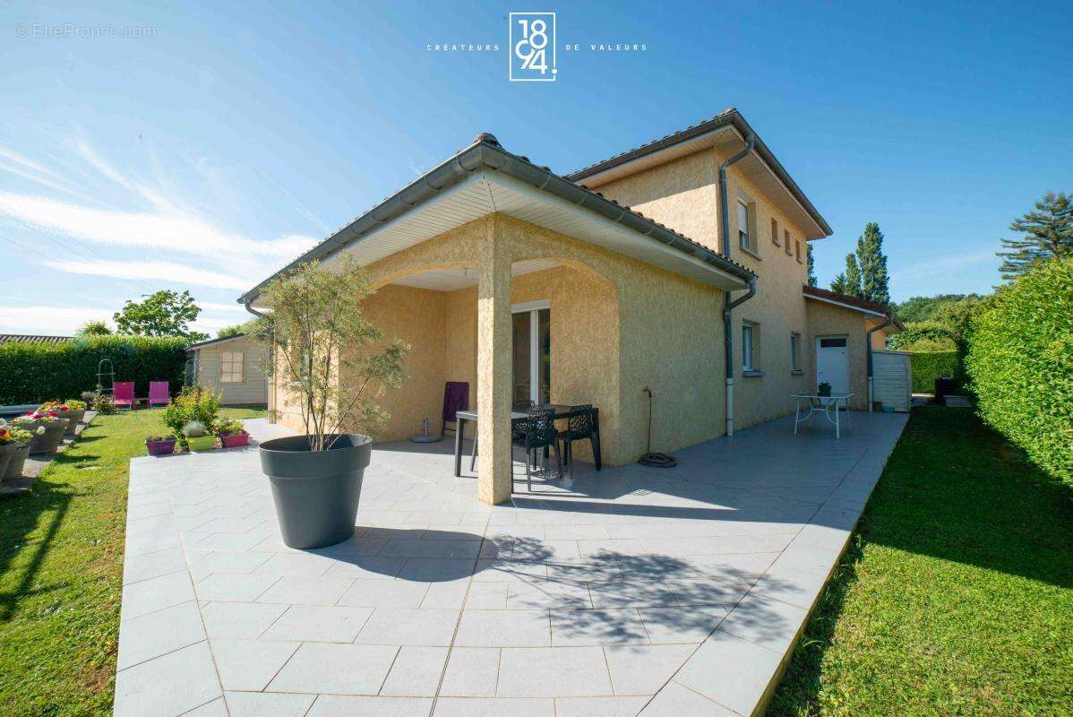 Maison à MONTAGNAT