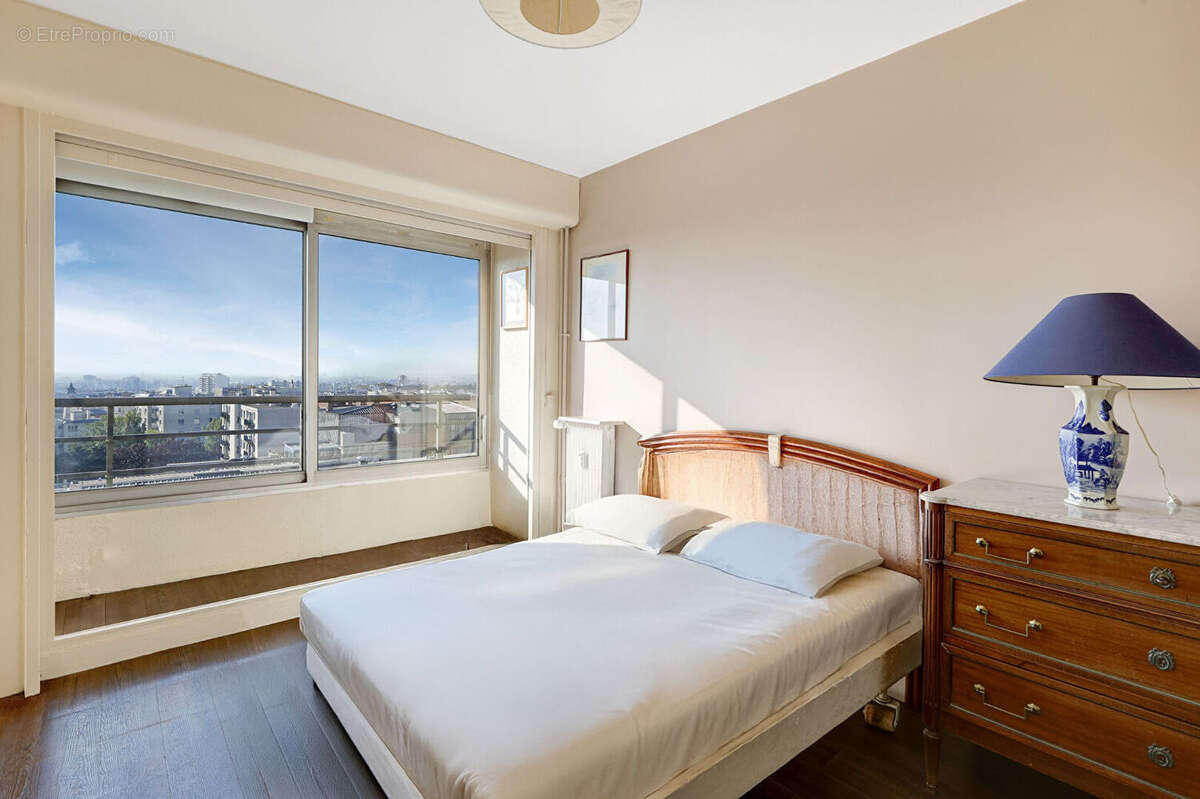 Appartement à PARIS-20E