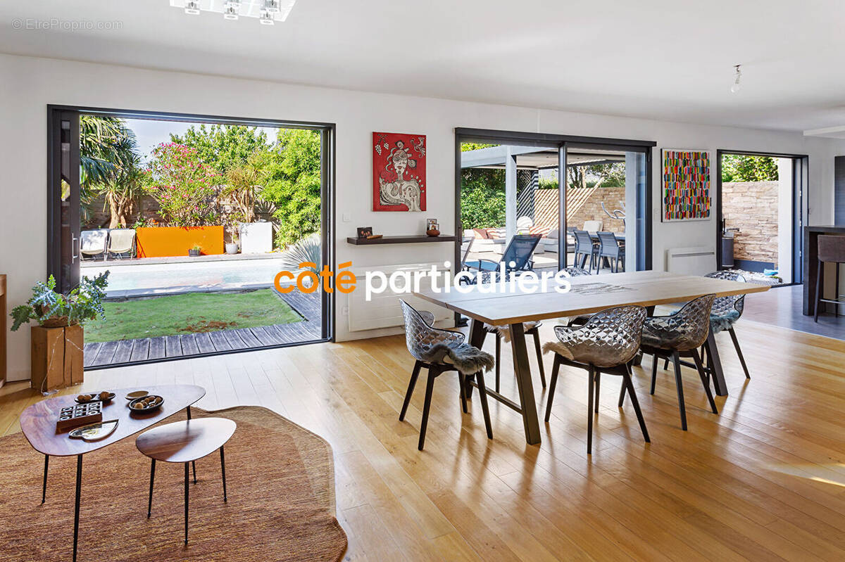 Maison à SAINTE-LUCE-SUR-LOIRE