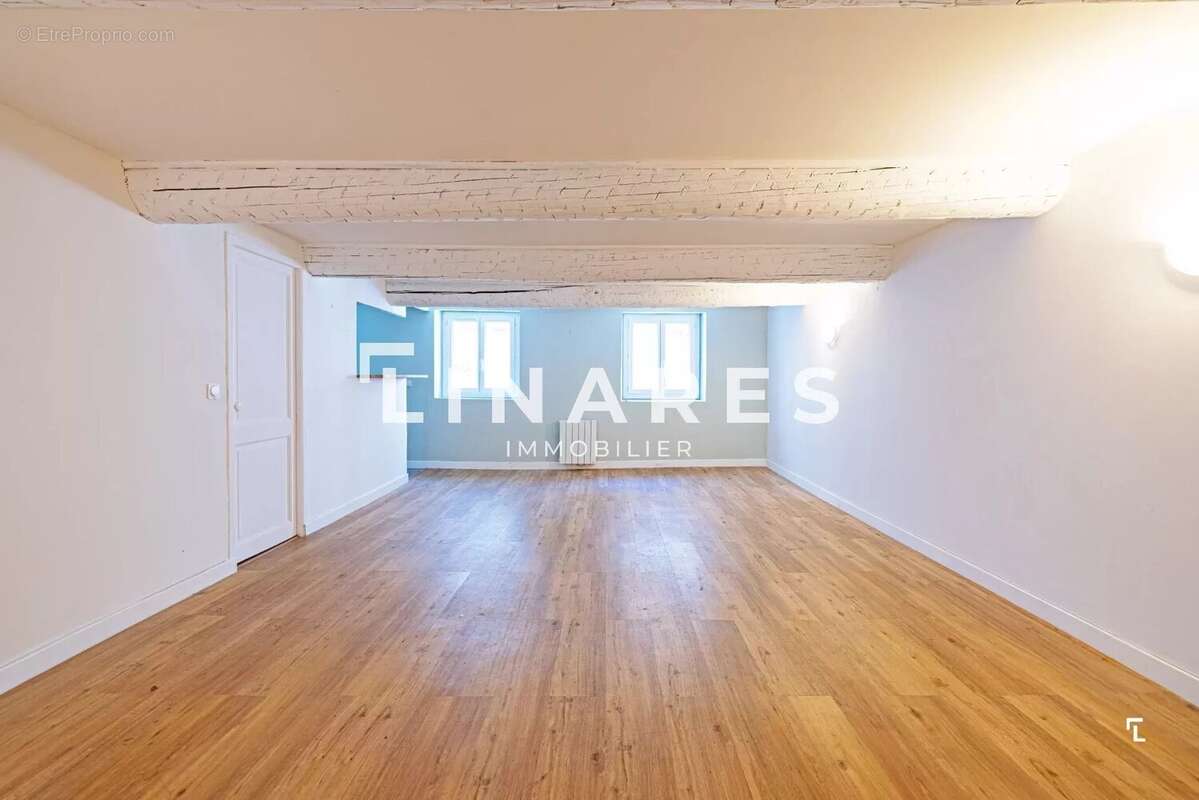 RACINE - Appartement T3 de 80m²  - 2 caves - 13004 Cinq Avenues - photo 4