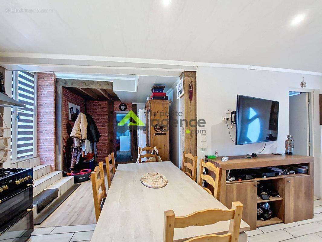 Maison à SAINT-VAURY