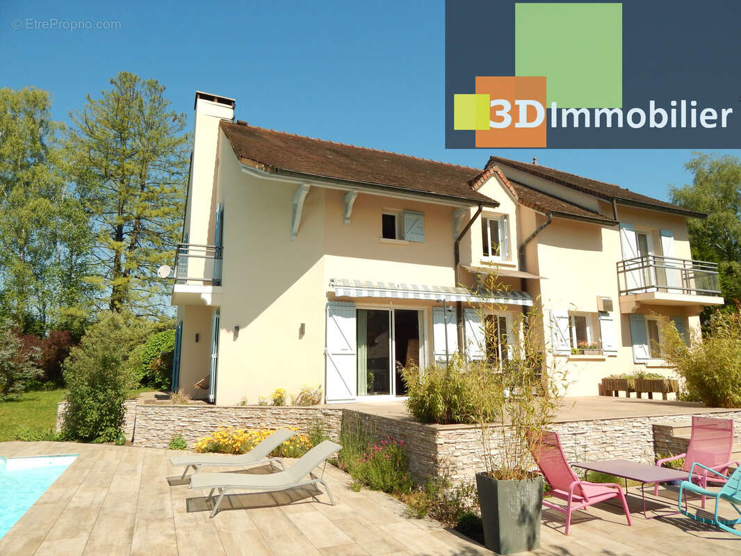 MAISON À VENDRE 225 M² - Maison à LONS-LE-SAUNIER