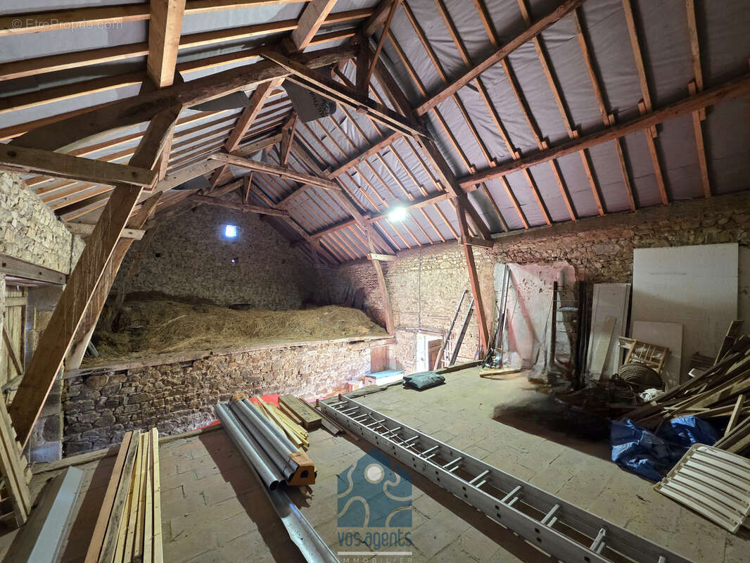 Maison à SAINT-GERVAIS-D'AUVERGNE