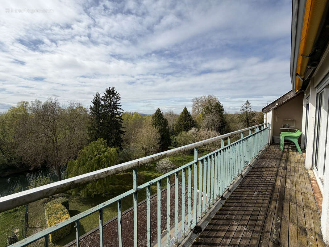 Appartement à PONT-SAINTE-MARIE