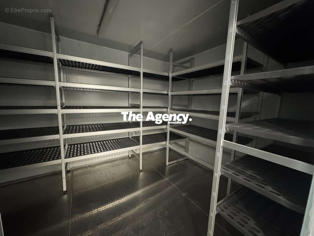 Autre à MARSEILLE-6E