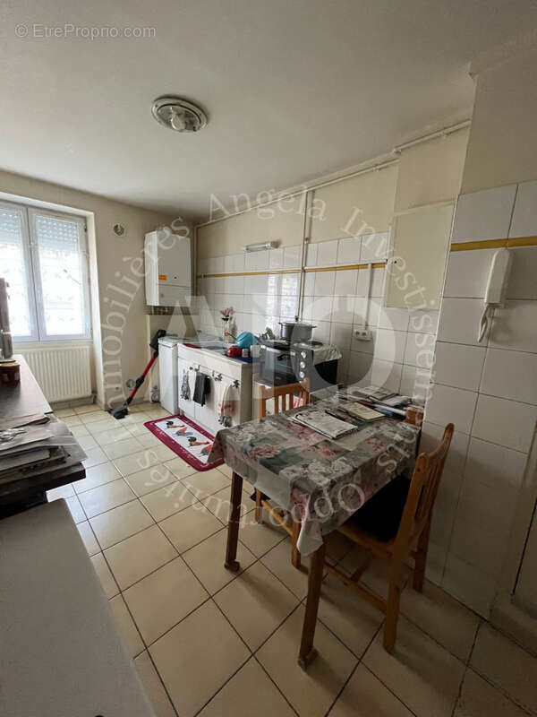 Appartement T3 au 2eme étage avec balcon - Pontcharra  (69490 Vindry-sur-Turdine) - photo 7