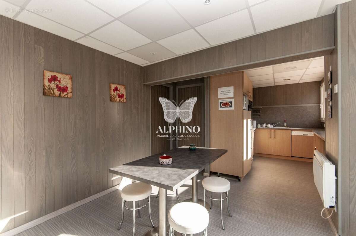 Maison à SAINT-MARTIAL-DE-VALETTE