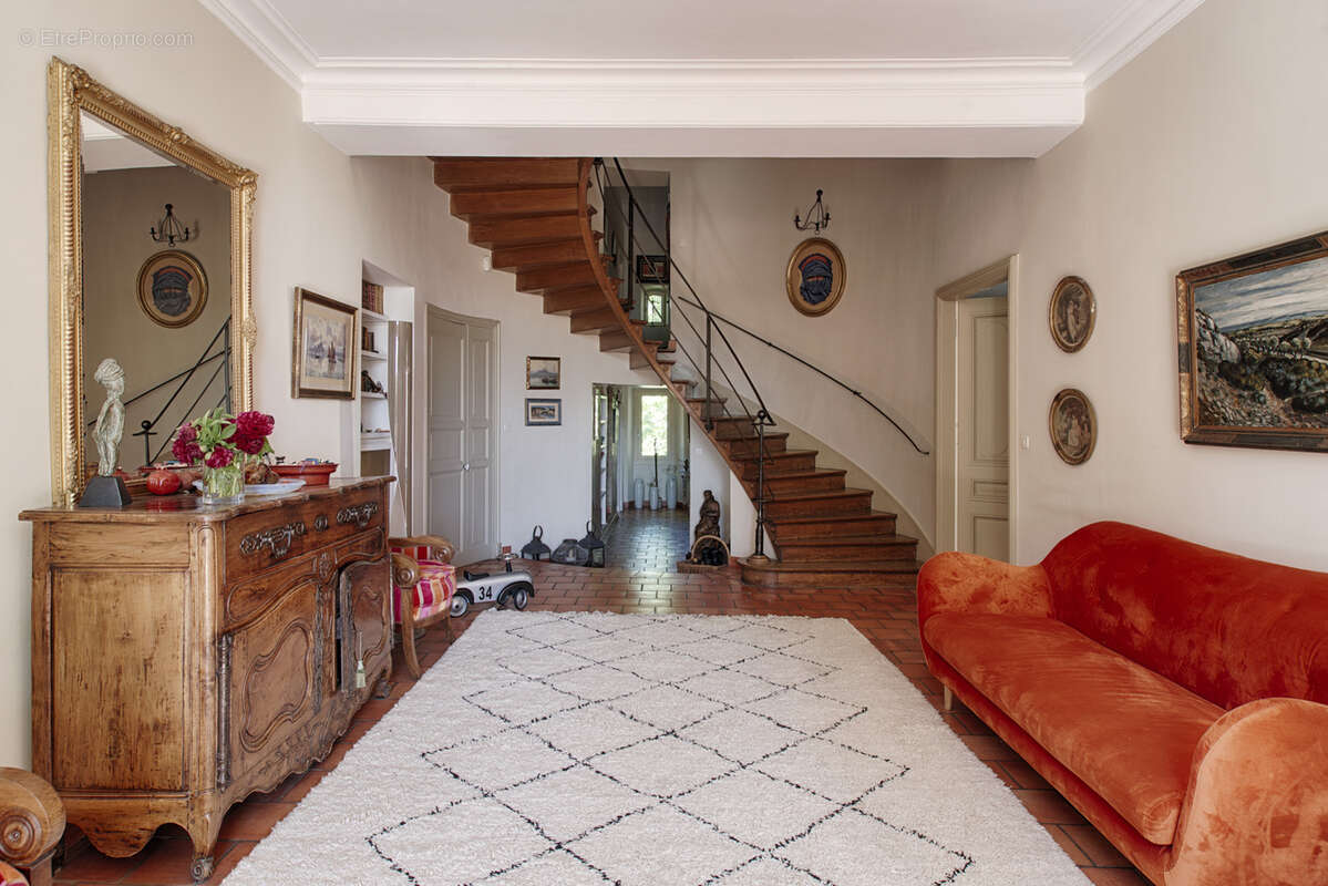 Maison de Maître, début 19ème, avec un parc de plus de 1 hectare. - photo 3