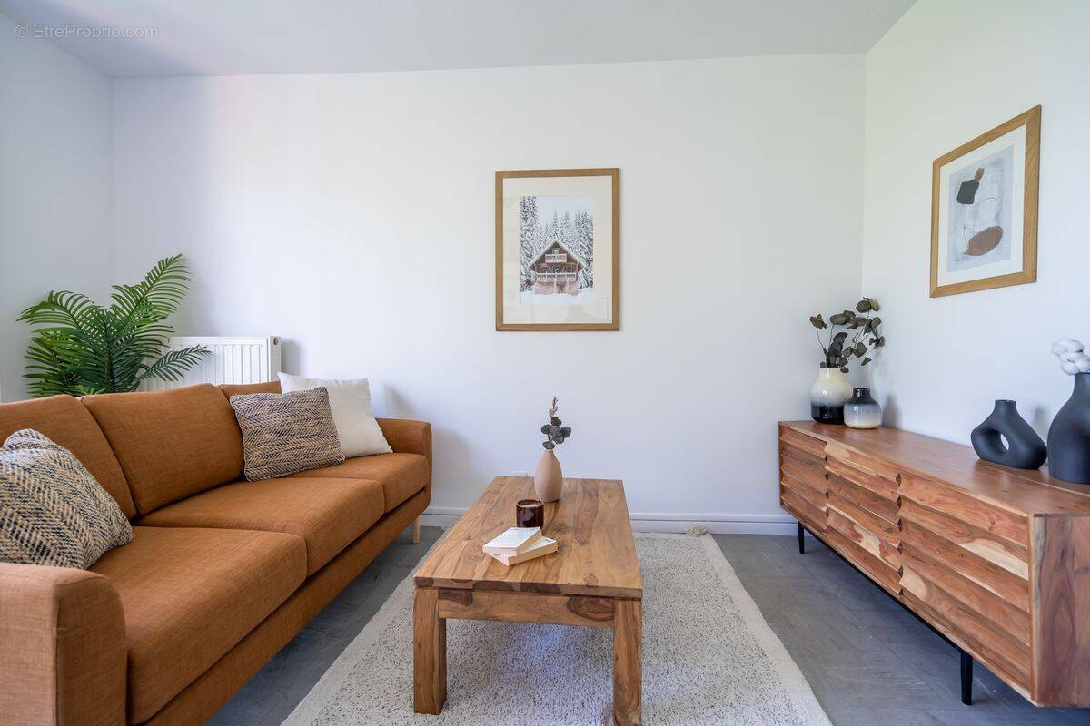 Appartement à MEYZIEU