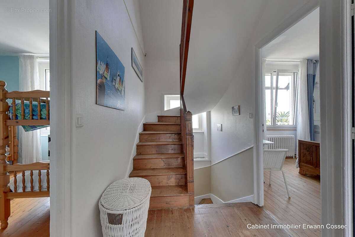 LECHIAGAT - Maison de 130 m² profitant d'une vue sur le port - photo 13