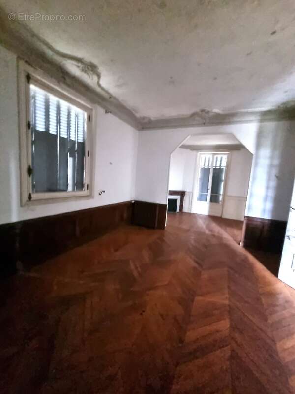 Maison 235 m² à Gretz-Armainvilliers  - photo 4