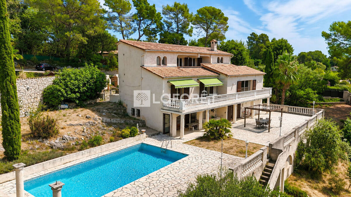 Maison à ROQUEFORT-LES-PINS