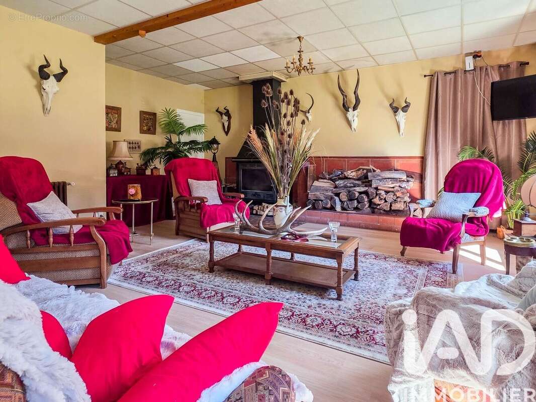 Maison 182 m² à Saint-Chely-D'aubrac  - photo 2