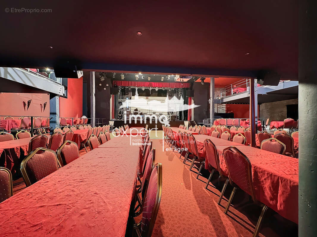 CHARMES   Murs commerciaux d'exception de 1 075 m2   Restaurant, Bar & Salle de Spectacle - photo 16