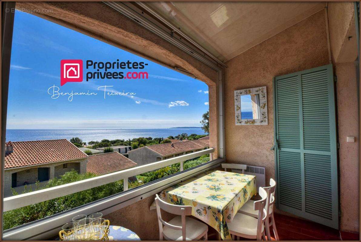 Appartement à ROQUEBRUNE-SUR-ARGENS