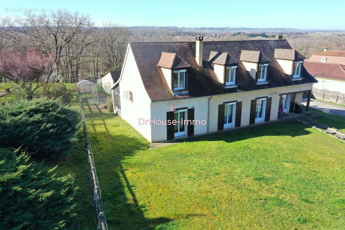 Maison à COURS-DE-PILE