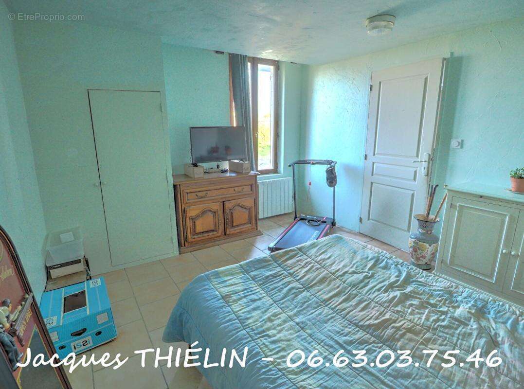 Maison à LONGUE-JUMELLES