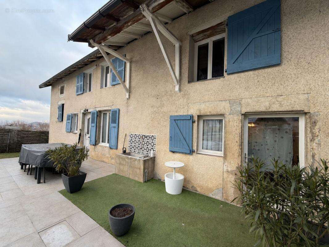 Maison à MORESTEL