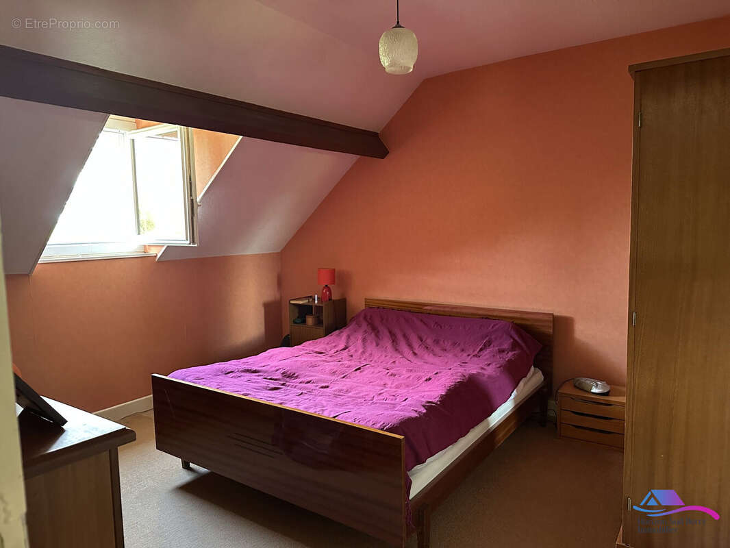 Chambre 1 - Maison à SAINT-SATURNIN