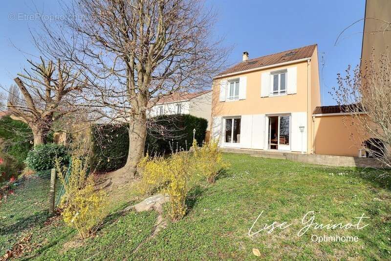 Maison à MAULE