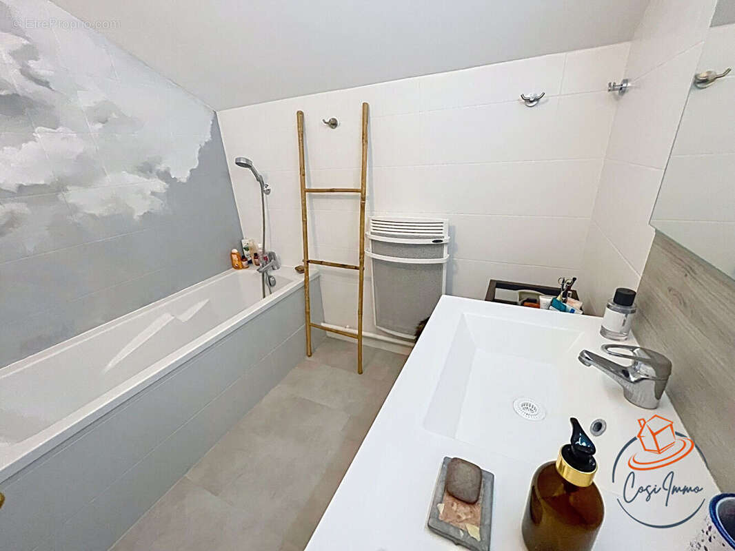 Appartement à THOIRY