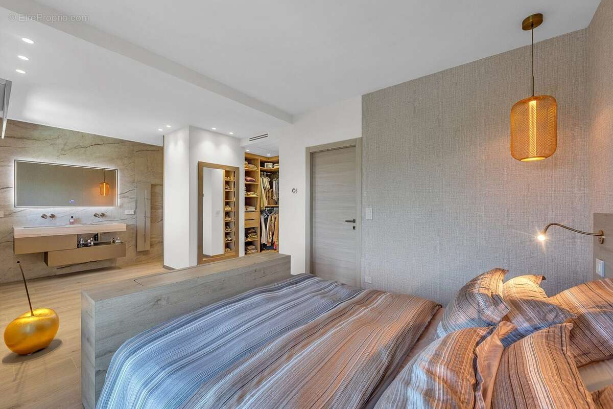 Maison à MANDELIEU-LA-NAPOULE