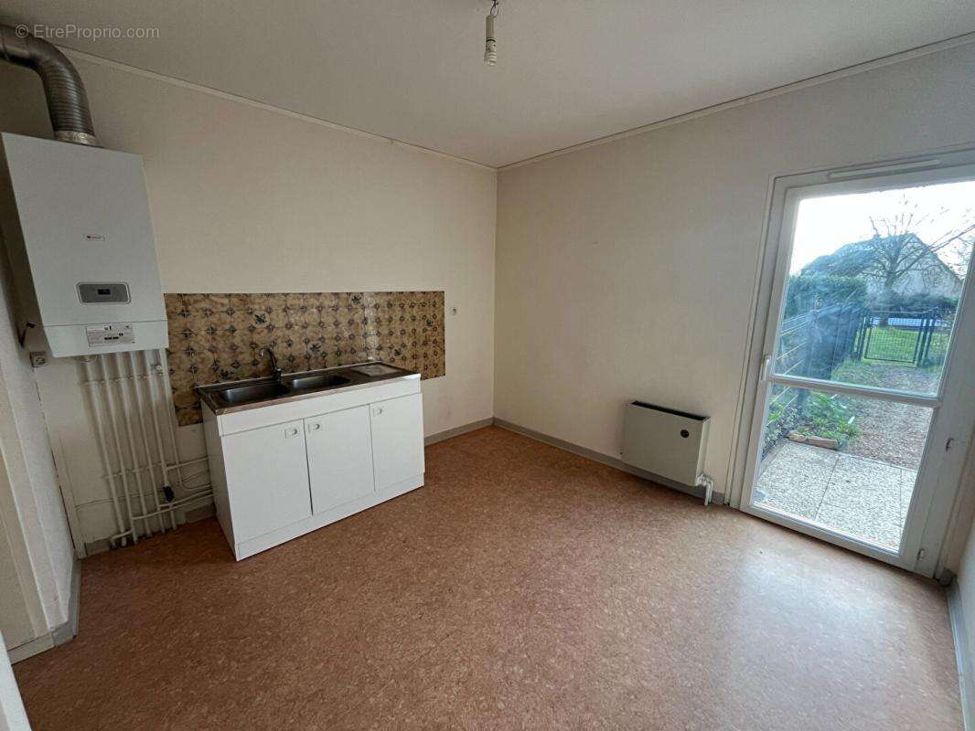Appartement à MONTREUIL-JUIGNE