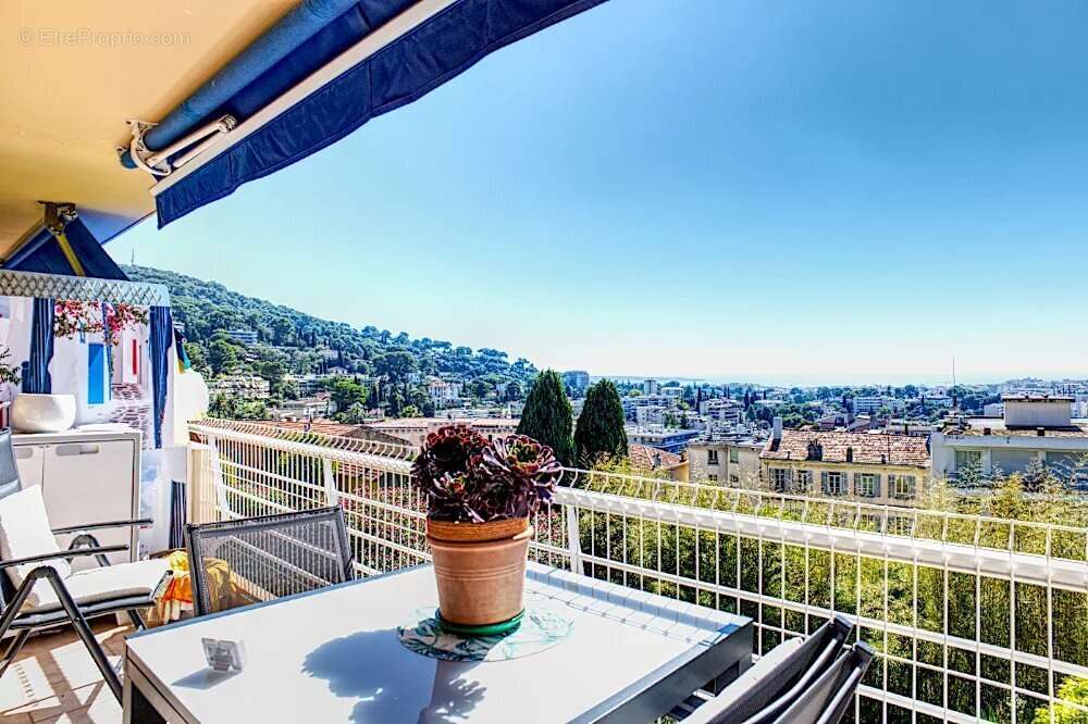 Appartement à LE CANNET