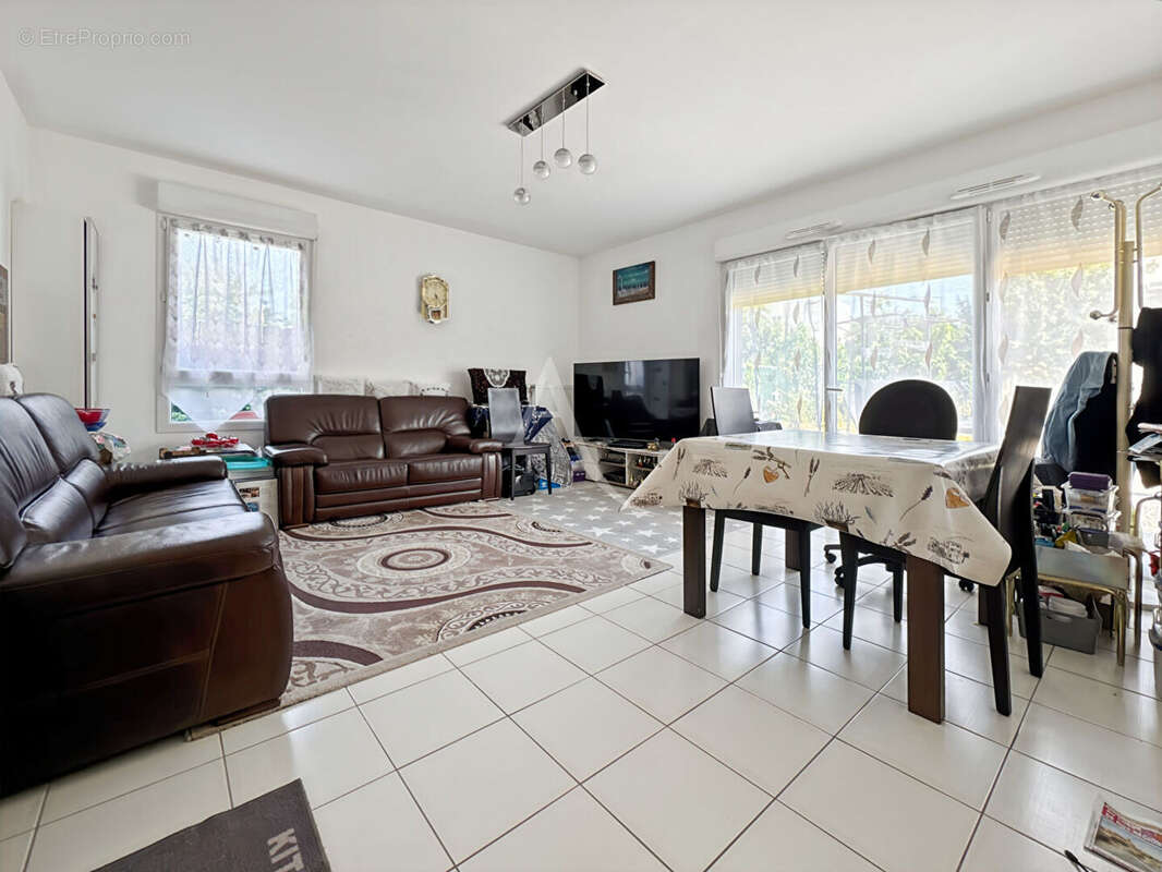 Maison à JOUY-LE-MOUTIER