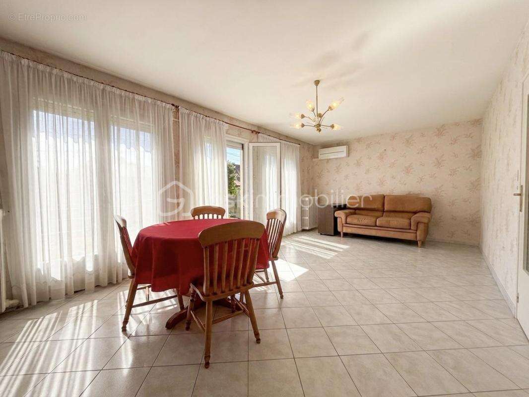Maison à PONTAULT-COMBAULT