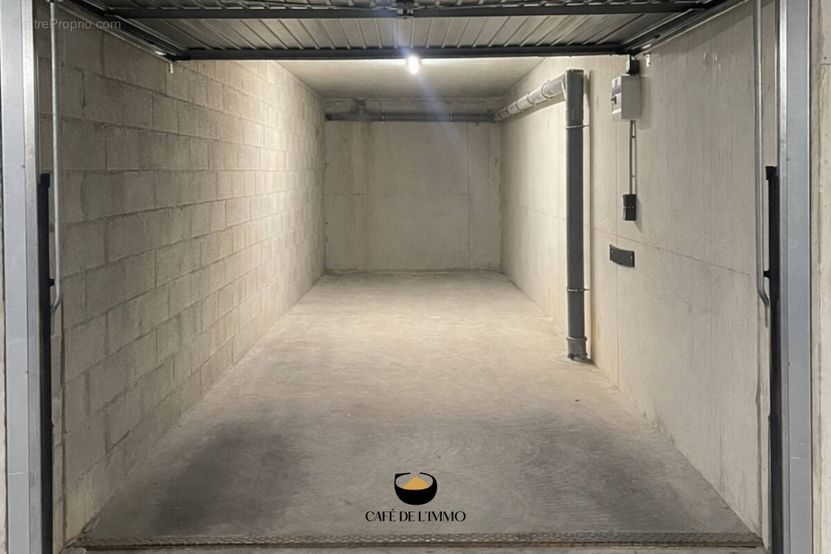 Parking à MARSEILLE-6E