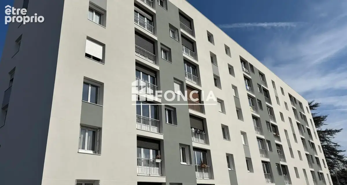 Appartement à LA CHAPELLE-SAINT-MESMIN