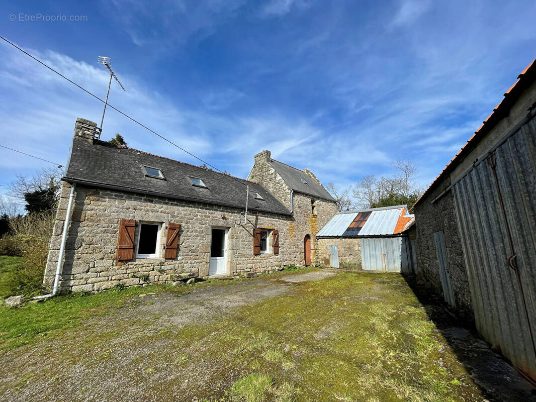 Maison à ERGUE-GABERIC