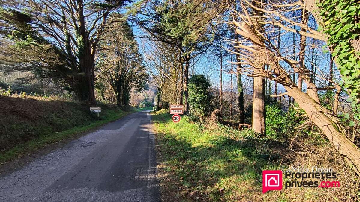 Terrain à LOCRONAN