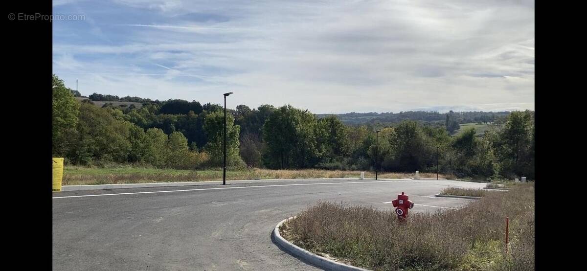 Terrain à LA CHAPELLE-DE-SURIEU