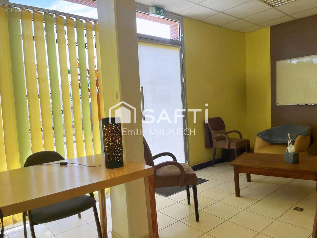 Photo 6 - Commerce à LESPINASSE