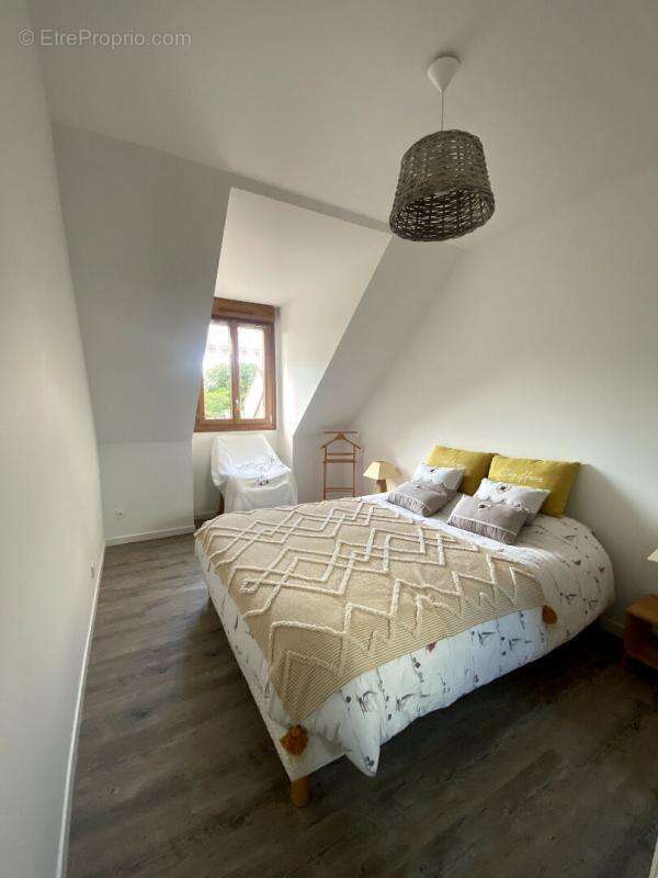 Maison à COURTILLERS