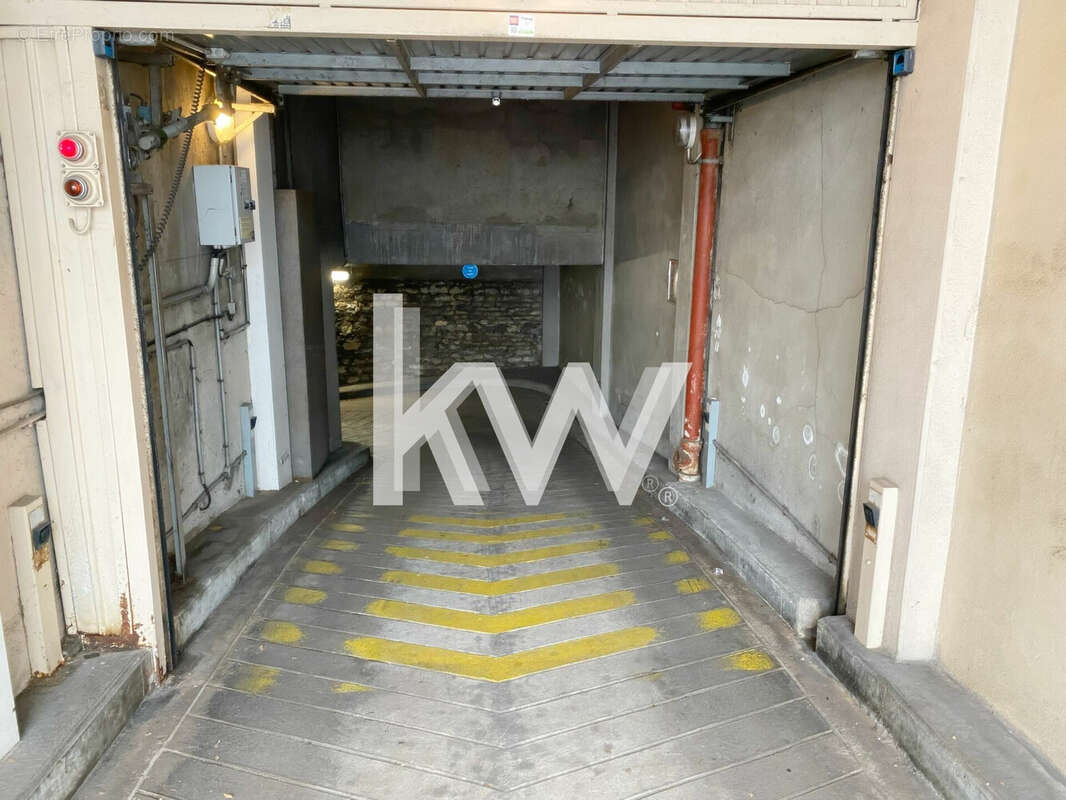 Parking 24 m² à Montrouge  - photo 3