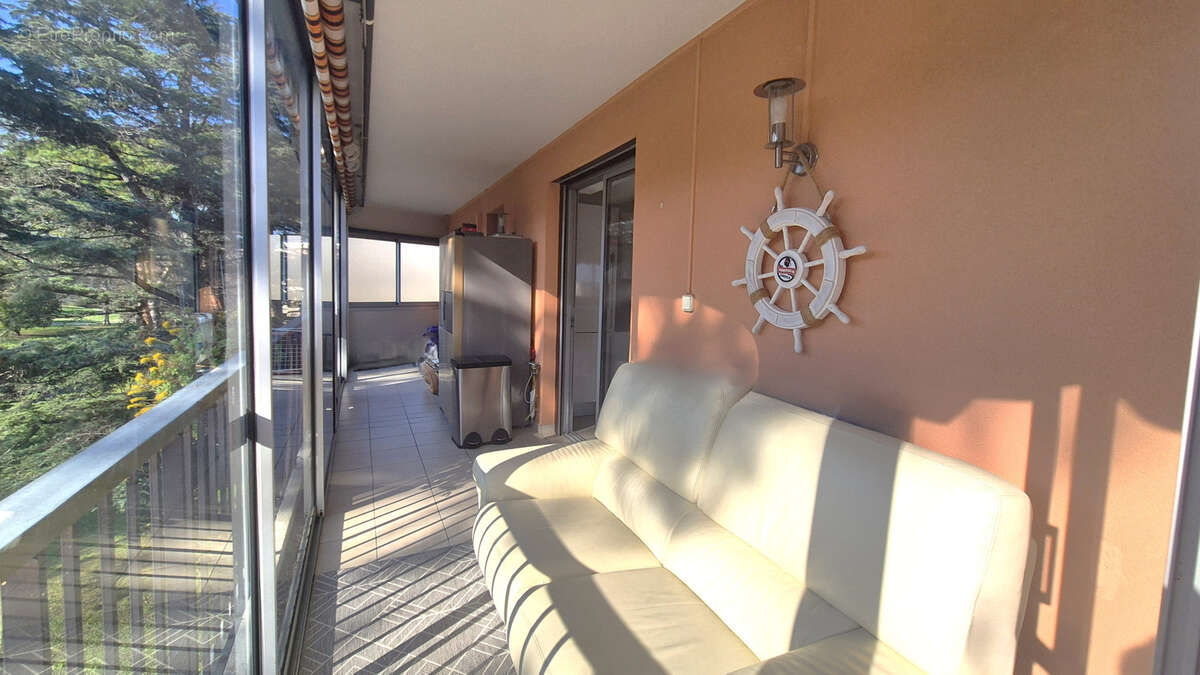 Appartement à MANDELIEU-LA-NAPOULE