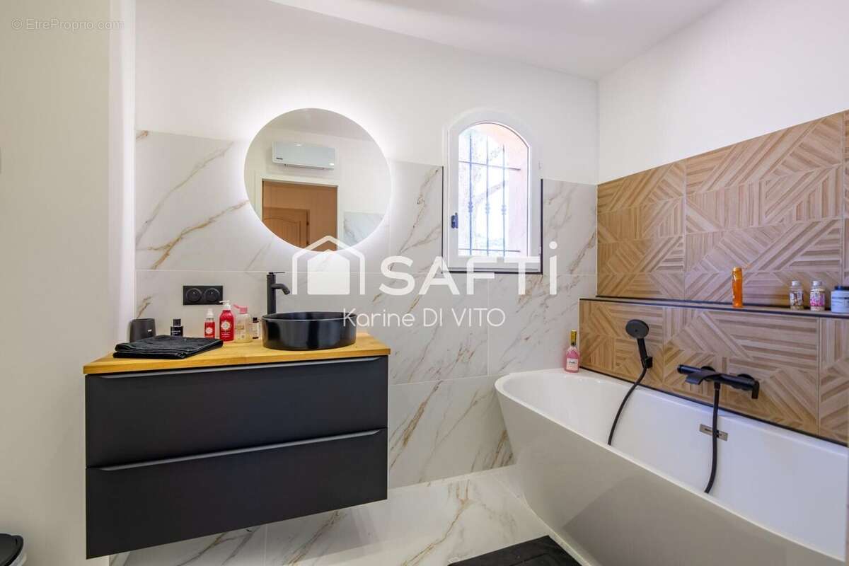 Photo 8 - Maison à ROQUEBRUNE-SUR-ARGENS