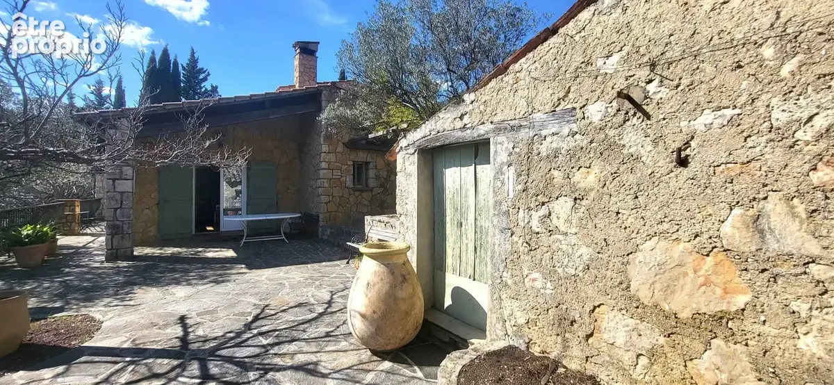 Villa en pierre apparente avec 4 chambres sur 1350m² de terrain. - photo 26